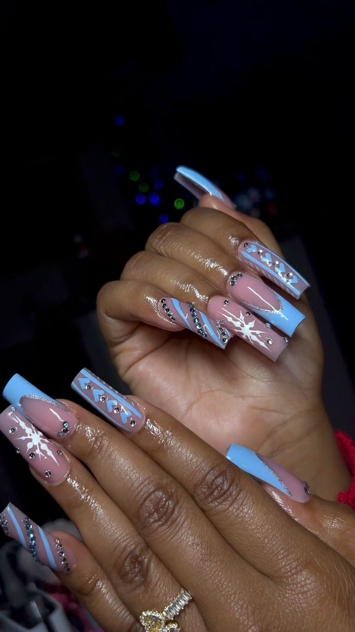 Visual Idea Visual Idea β Christmas Gel X Nails 2026