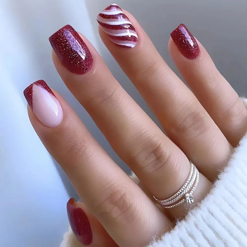 24 Ongles SynthΓ©tiques Courts De NoΓ«l Γ Paillettes Γ... Du 12,23 β¬ | DHgate