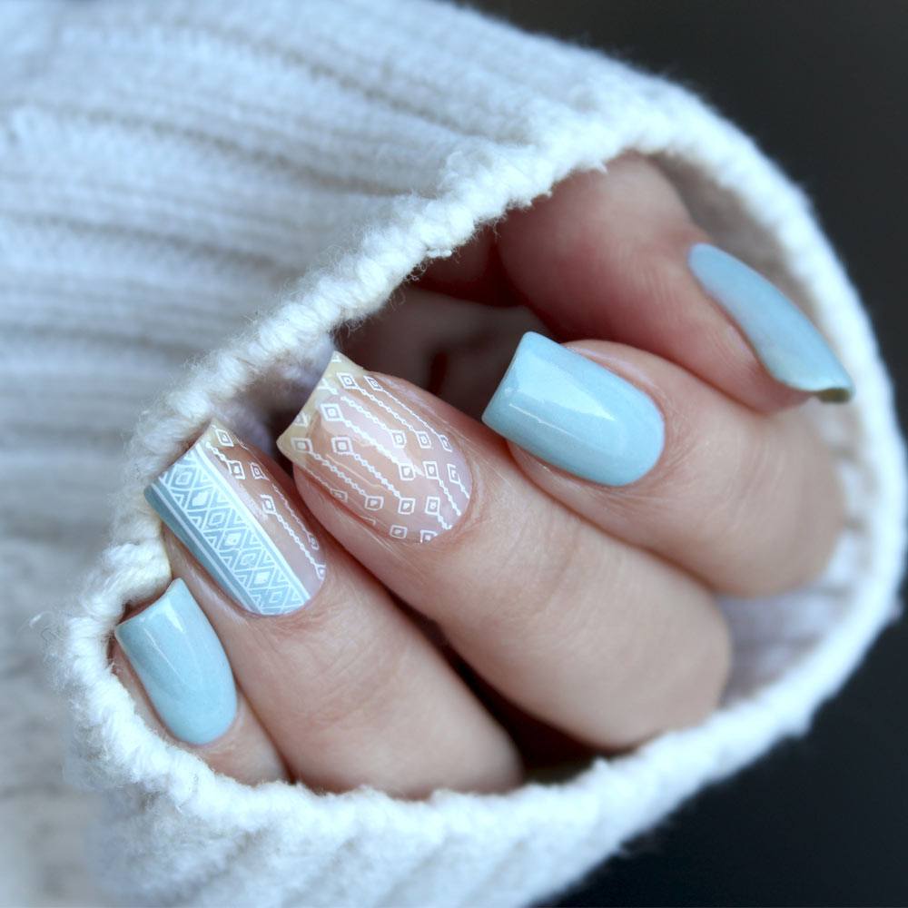 Glossy Light Blue with Geometric Patterns Glossy Light Blue with Geometric Patterns โ Winter Blue Nails