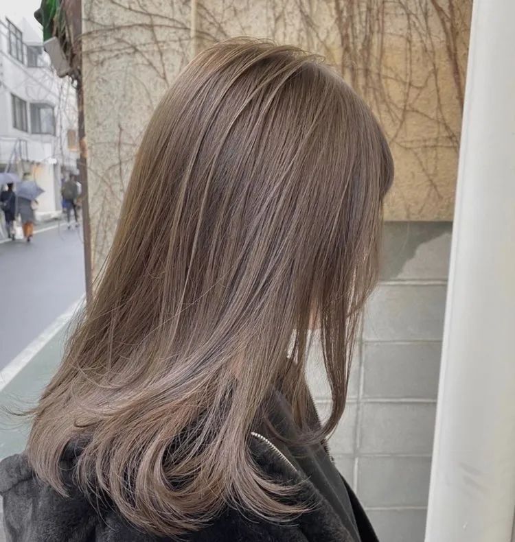 Ash Brown With Subtle Blonde Highlights — Winter Hair Colors