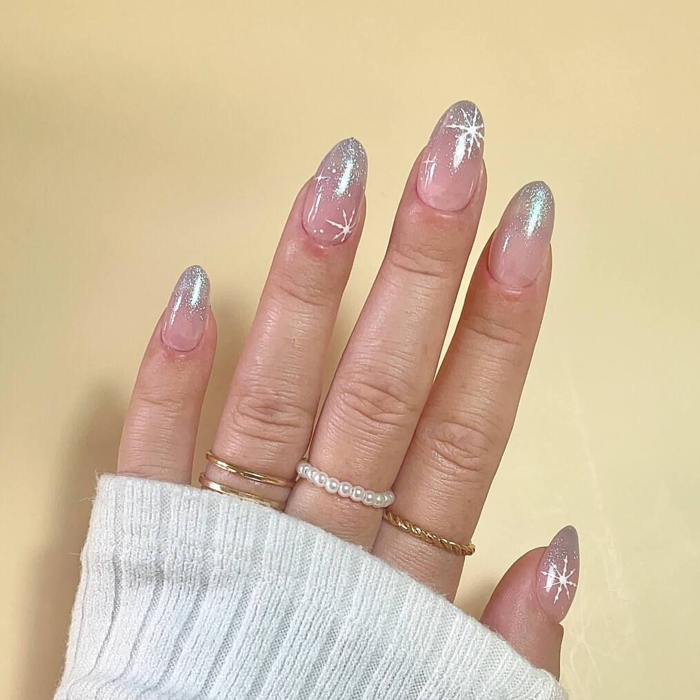 Glitter Gradient Snowflakes on Clear Base Glitter Gradient Snowflakes on Clear Base β Winter Nail Art
