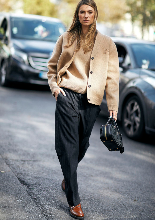Effortless Beige Cardigan and Pinstripe Trousers for Everyday Effortless Beige Cardigan and Pinstripe Trousers for Everyday β Classy Winter Outfits