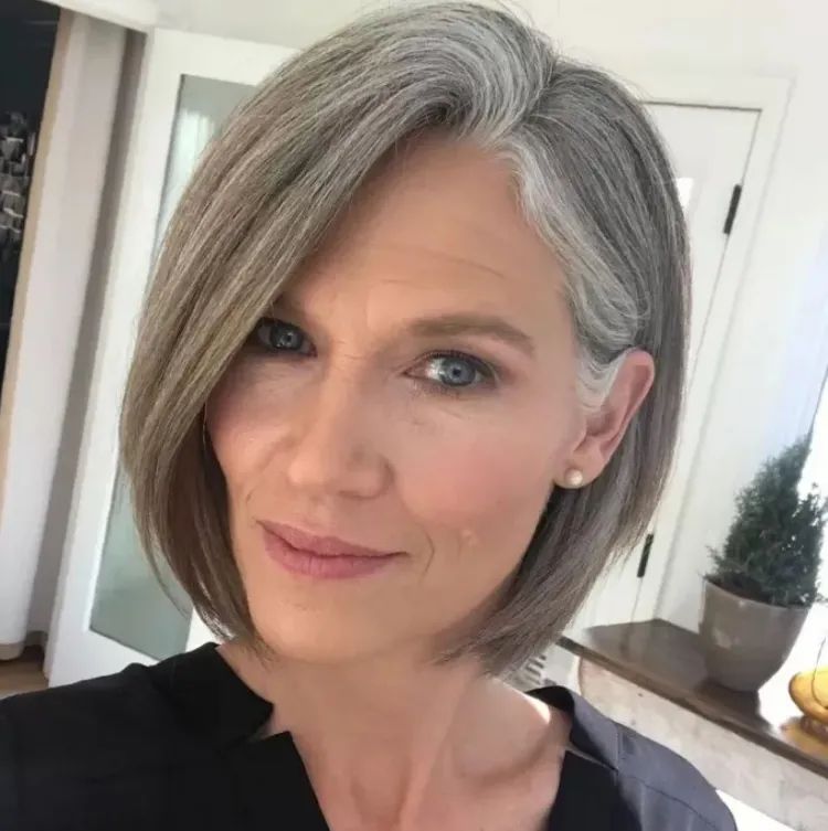 Sleek Grey Bob With Silver Highlights — Winter Hair Colors for Short Hair