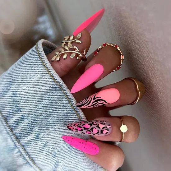 Long Stilettos With Mixed Matte Animal Prints Long Stilettos With Mixed Matte Animal Prints β Winter Stiletto Nails
