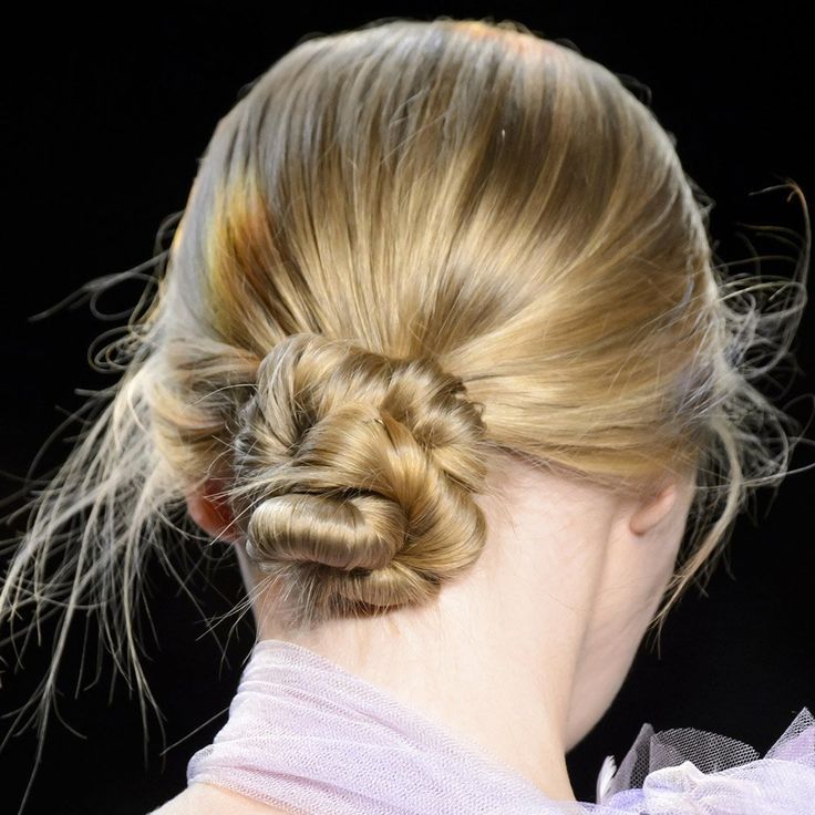 Neat Low Bun For Shoulder Length Hair Neat Low Bun For Shoulder Length Hair β Winter Bun Hairstyles