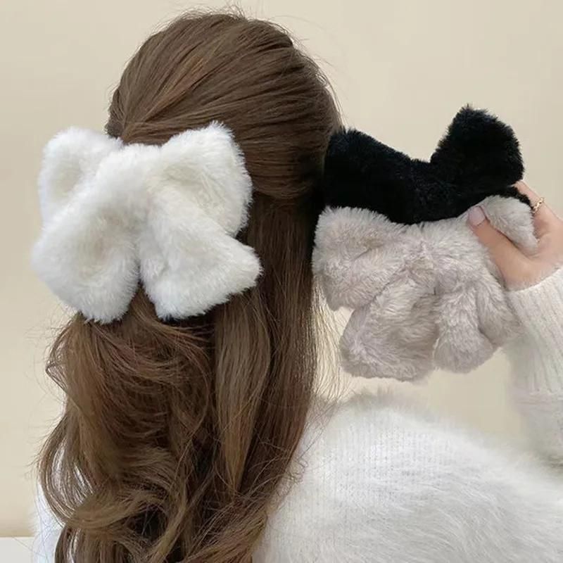 Low Ponytail With White Bow Low Ponytail With White Bow β Cute Winter Hairstyles