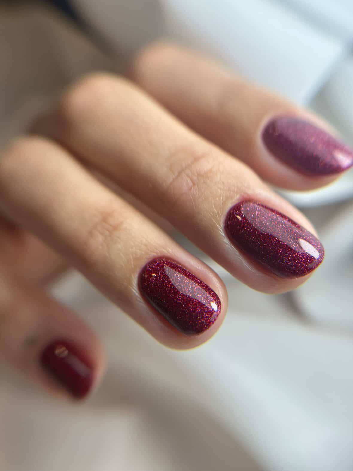 Glitter Visual Idea Glitter Visual Idea β Burgundy Nails