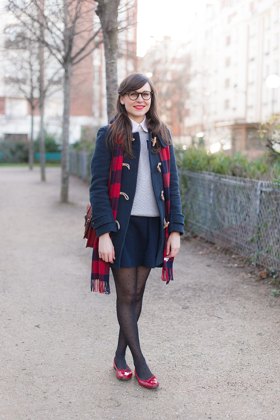 Classic Duffle Coat and Plaid Scarf for Preppy Style Classic Duffle Coat and Plaid Scarf for Preppy Style β Winter College Outfits