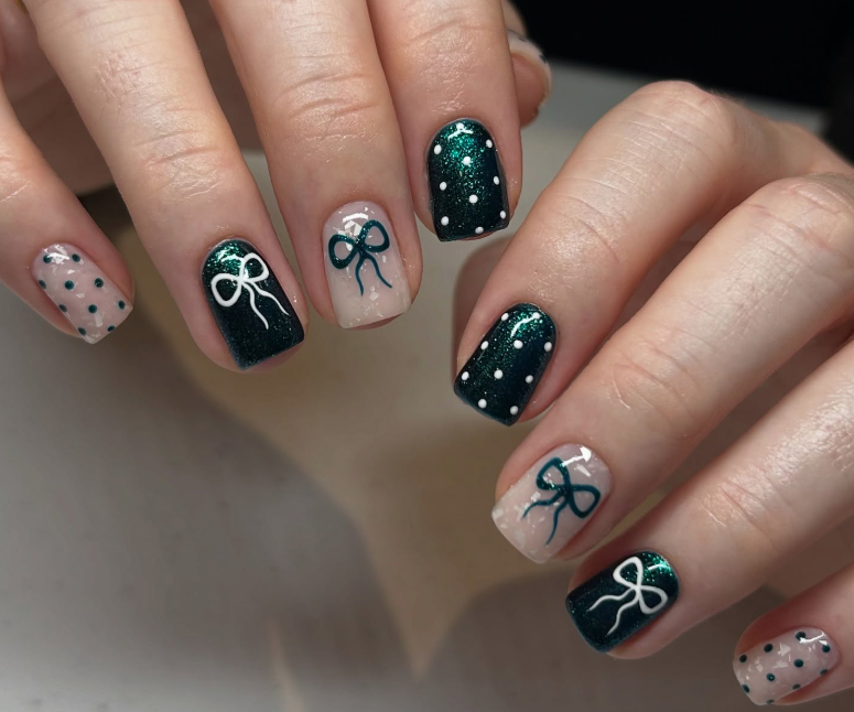 Dark Green Glitter Bow Nails — Cute Winter Nails