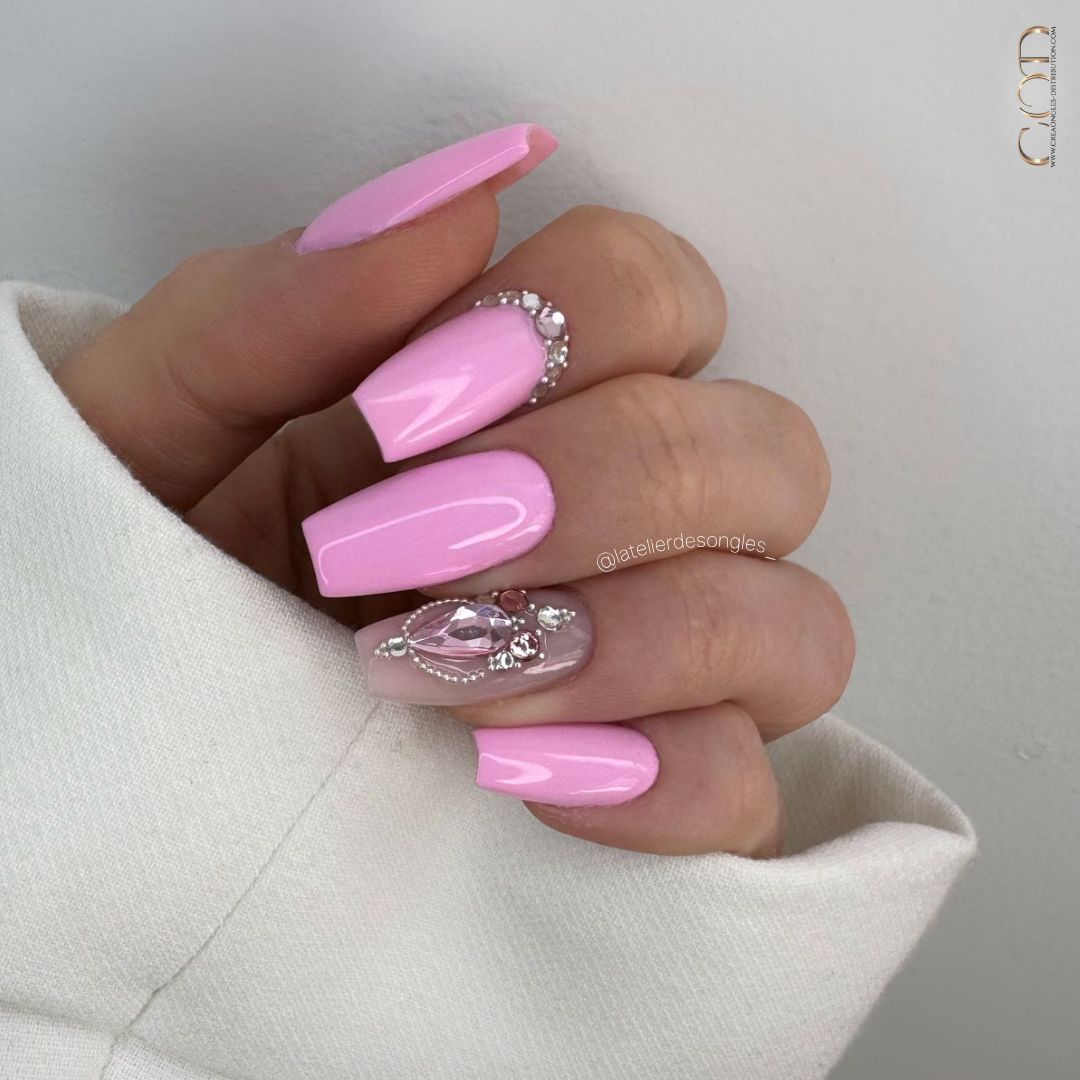 Light Pink Coffin With Teardrop Gem Light Pink Coffin With Teardrop Gem β Winter Rhinestone Nails