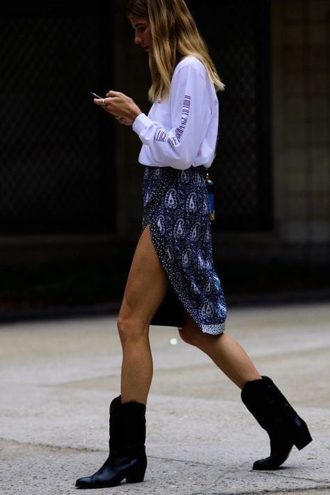 Paisley Midi Skirt and Cowboy Slouchy Boots Paisley Midi Skirt and Cowboy Slouchy Boots β Slouchy Boots Outfits