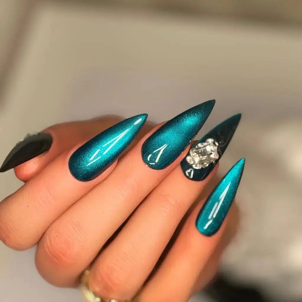 Shimmer Glossy Visual Idea — Emerald Green Nails