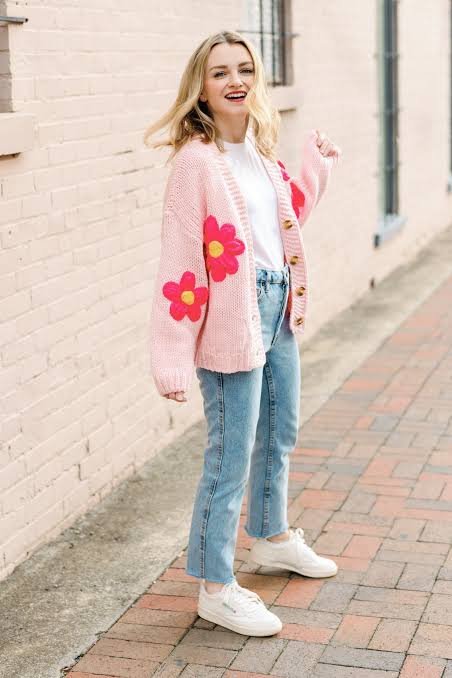 Oversized Pink Cardigan with Floral Appliques Oversized Pink Cardigan with Floral Appliques โ Cardigan Outfits