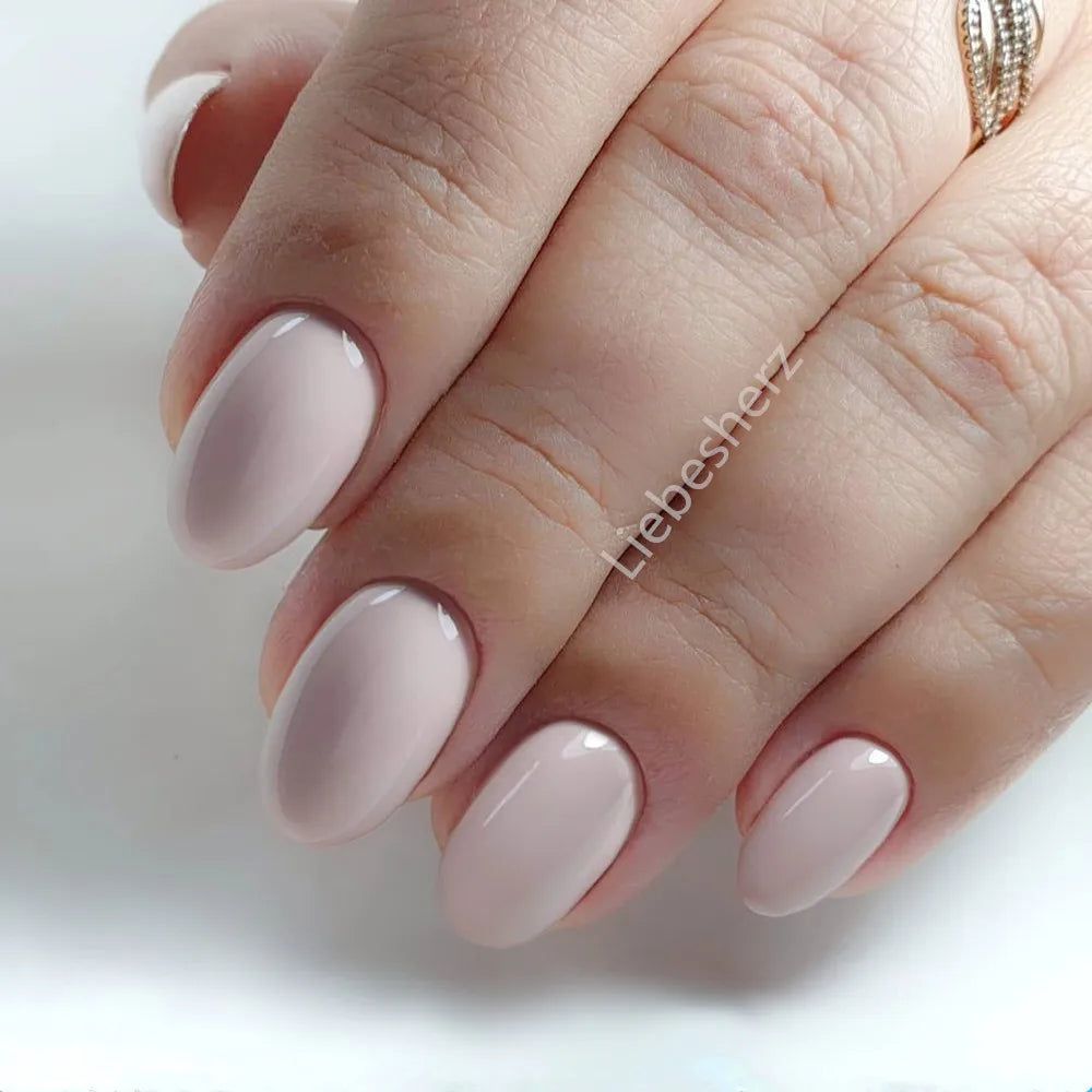 Solid Color Visual Idea Solid Color Visual Idea β Short Winter Oval Nails