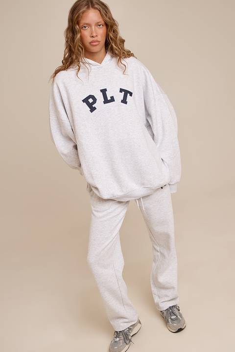 Oversized Logo Sweatshirt with Matching Sweatpants Oversized Logo Sweatshirt with Matching Sweatpants โ Sweatpants Outfits