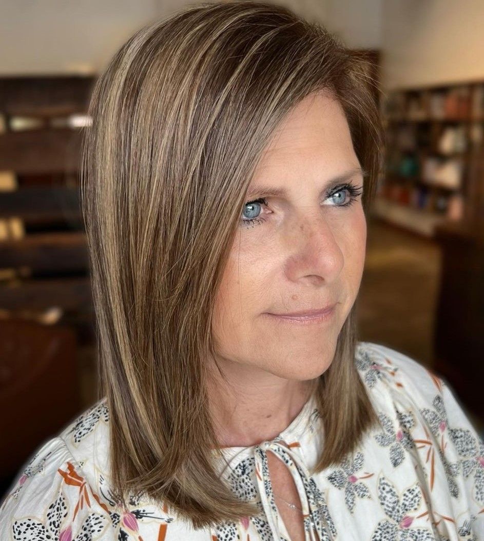 Medium Brown Bob with Blonde Highlights Medium Brown Bob with Blonde Highlights β Winter Hair Colors for Women Over 50
