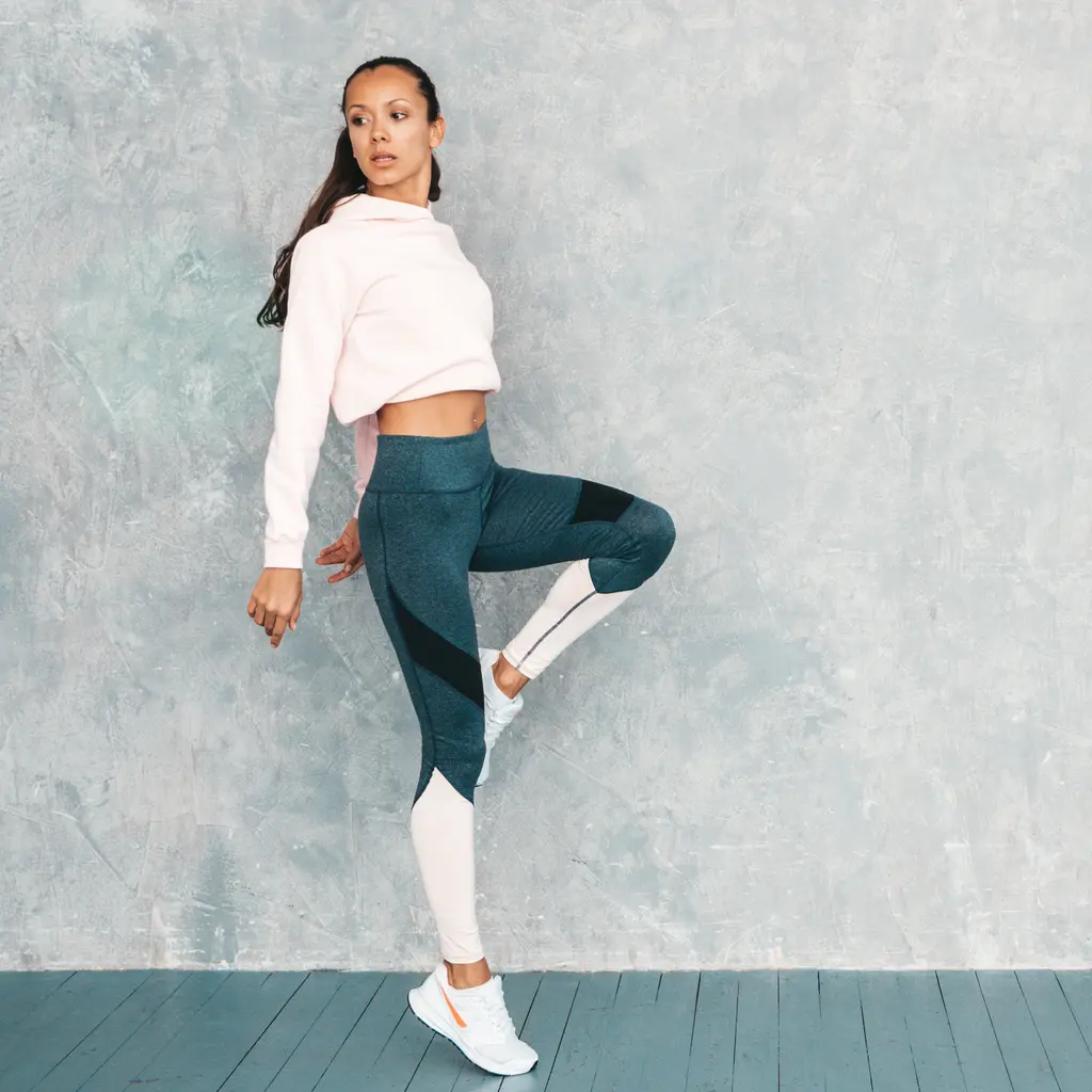 Colorblock Athleisure with Pink Hoodie and Teal Leggings Colorblock Athleisure with Pink Hoodie and Teal Leggings β Winter Athleisure Outfits