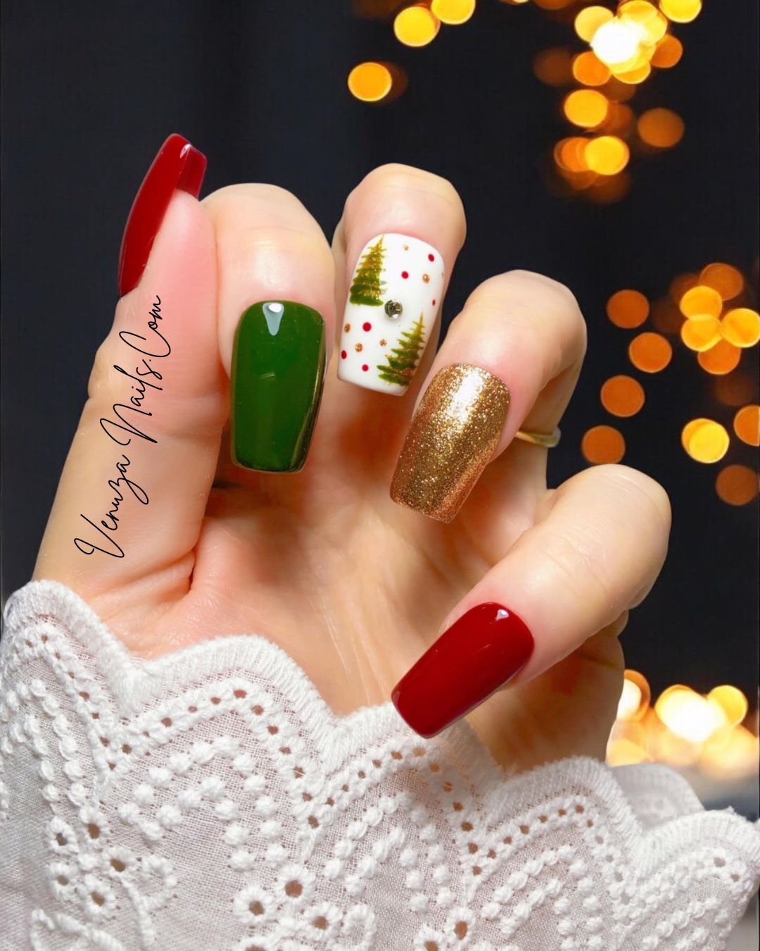 Red Deep Green Gold Glitter White Visual Idea Red Deep Green Gold Glitter White Visual Idea β Classy Christmas Nails 2026