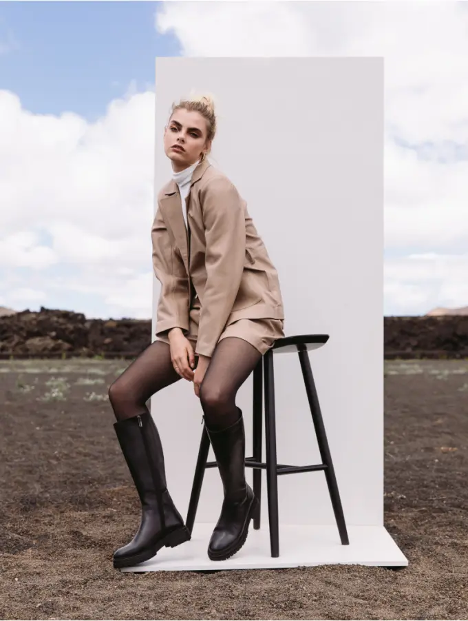 Modern Smart Casual: Platform Riding Boots with Blazer and Shorts Modern Smart Casual: Platform Riding Boots with Blazer and Shorts โ Riding Boots Outfits