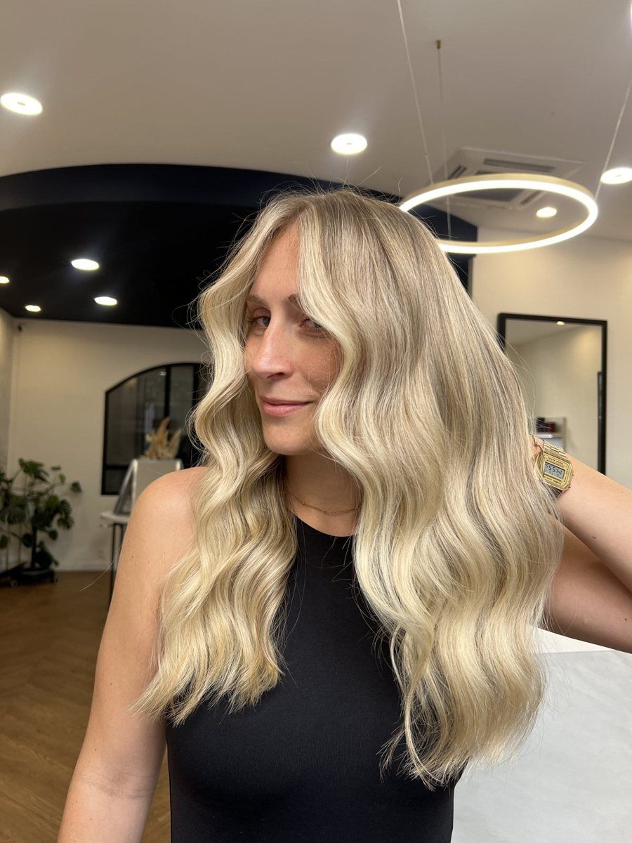 Loose Waves Visual Idea Loose Waves Visual Idea β Winter Balayage
