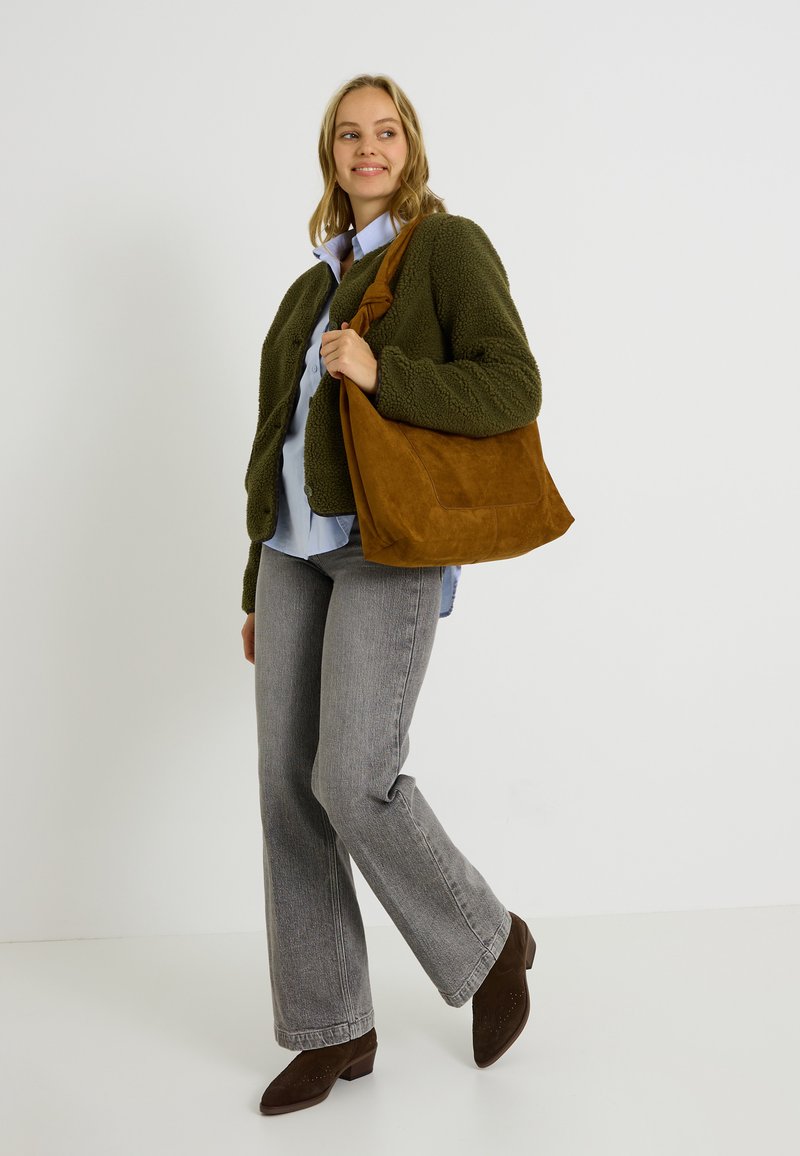 Green Teddy Jacket with Collared Shirt and Jeans — Teddy Coat Outfits