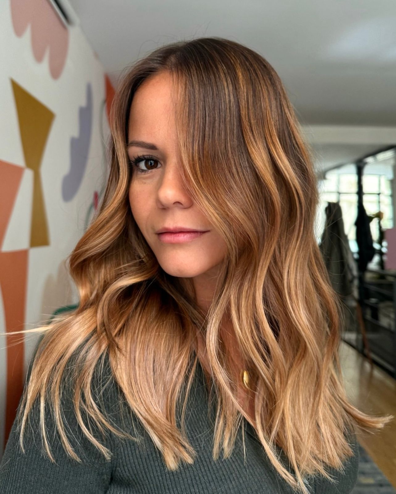Side-Swept Visual Idea Side-Swept Visual Idea β Blonde to Brunette Hair