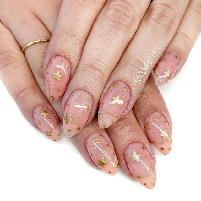 Sheer Pink Gold Star Sticker Oval Nails — Winter Gold Nails