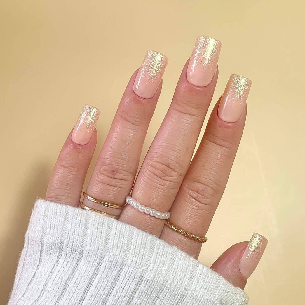 Visual Idea β With Multiple Gold Rings Visible Visual Idea β With Multiple Gold Rings Visible β Winter Champagne Nails