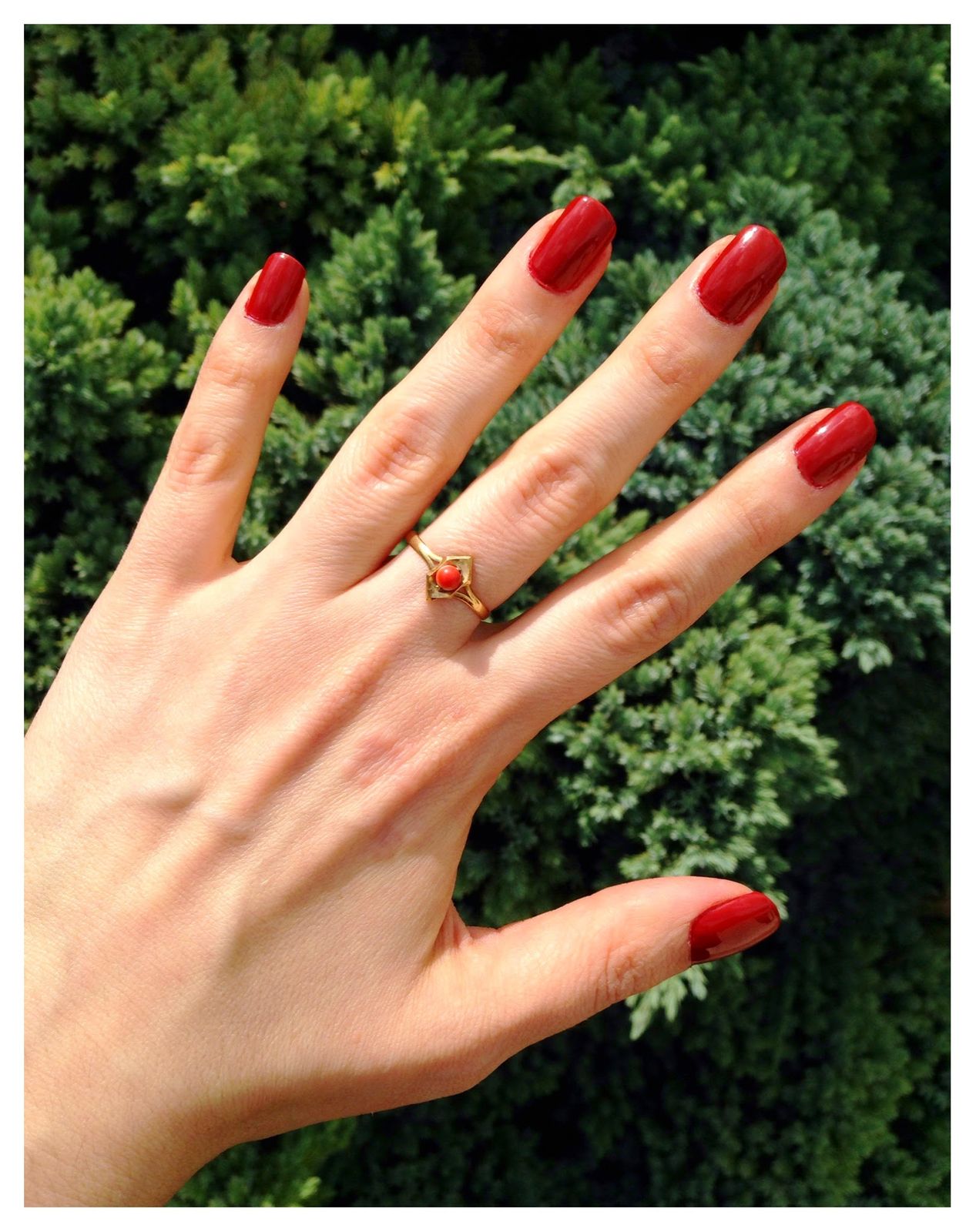 Visual Idea Visual Idea β Winter Red Nails