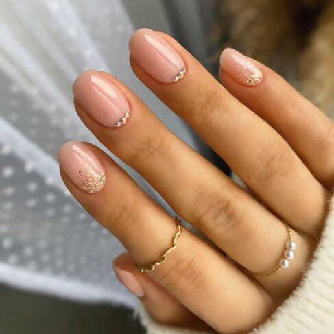 Winter Visual Idea — Natural Winter Nails