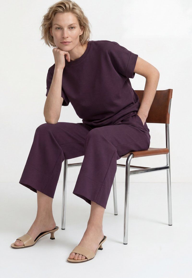 Deep Plum Purple Cropped Set for Relaxed Casual — Royal Purple Outfits