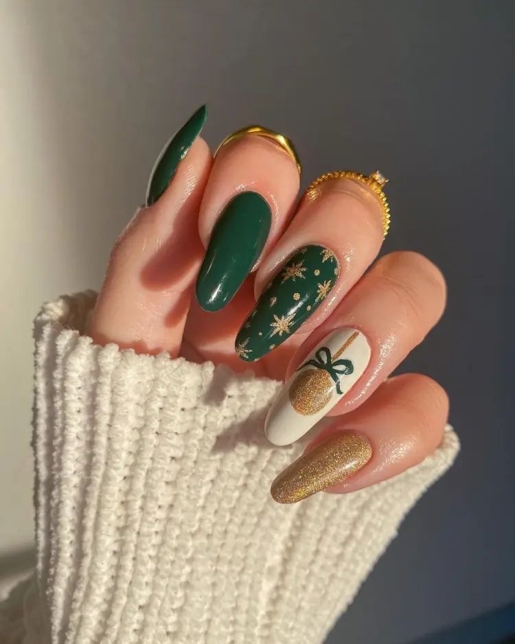 Deep Green Gold Star Snowflake Stilettos Deep Green Gold Star Snowflake Stilettos β Christmas Nails 2026