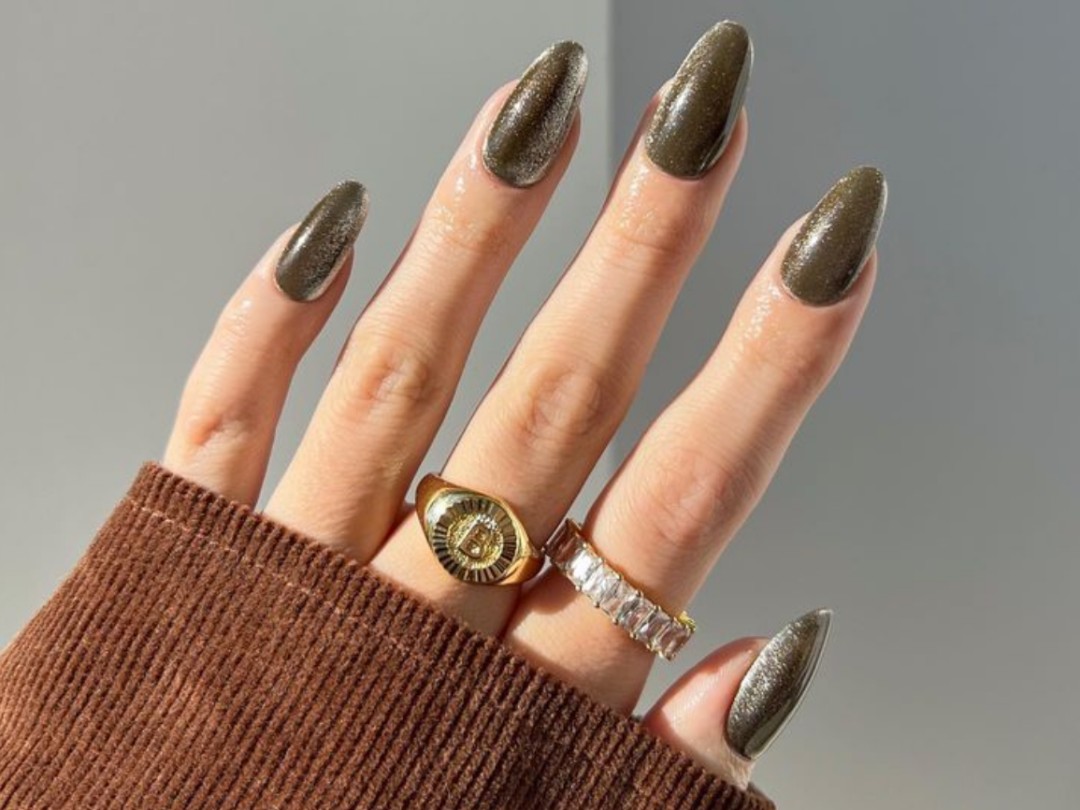 Dark Olive Green Shimmer Glossy Medium Almonds Dark Olive Green Shimmer Glossy Medium Almonds β Velvet Nails