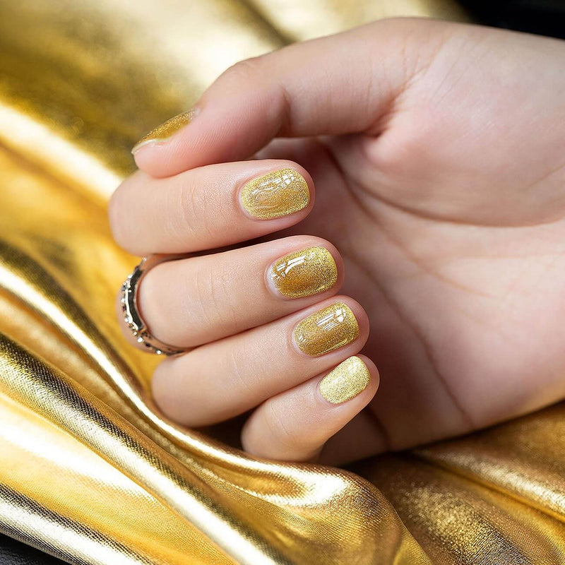 Bright Gold Yellow Undertone Cat Eye Bright Gold Yellow Undertone Cat Eye โ Winter Cat Eye Nails