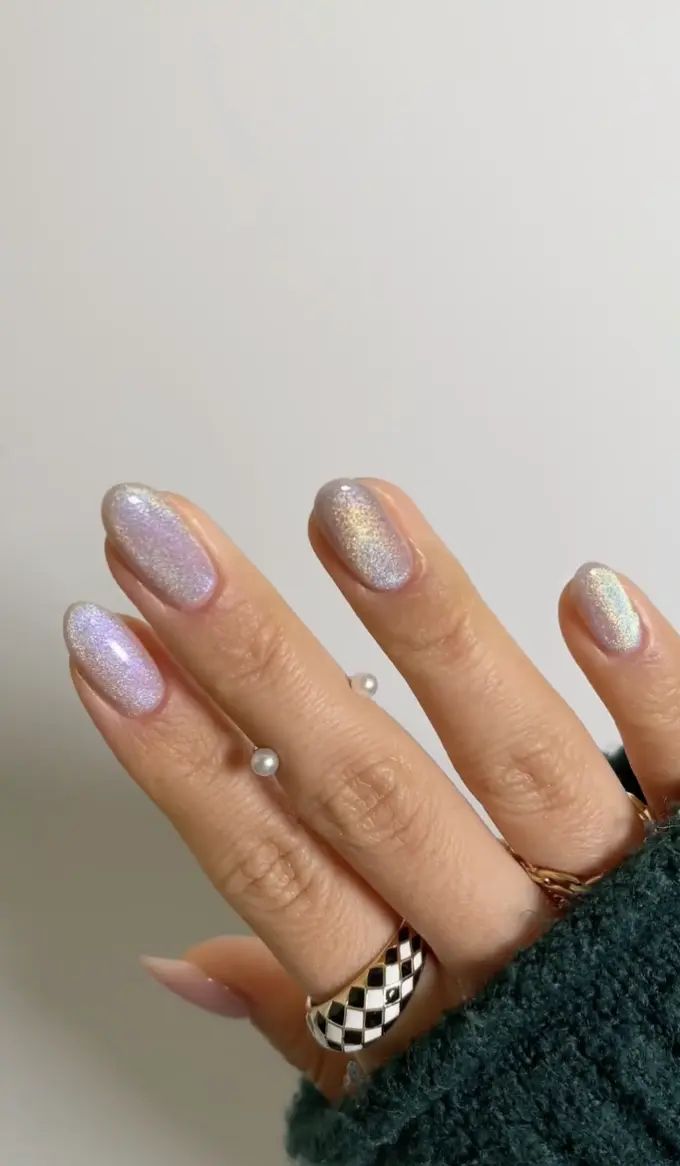 Shimmer Visual Idea Shimmer Visual Idea β Winter Wedding Guest Nails