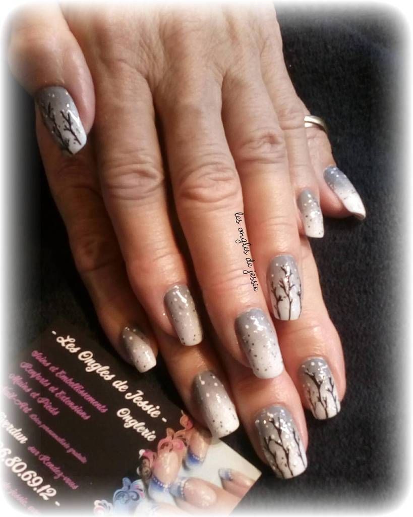 Visual Idea β The Finish Is A Mix Of Matte And Glossy Visual Idea β The Finish Is A Mix Of Matte And Glossy β Winter Nails for Teens