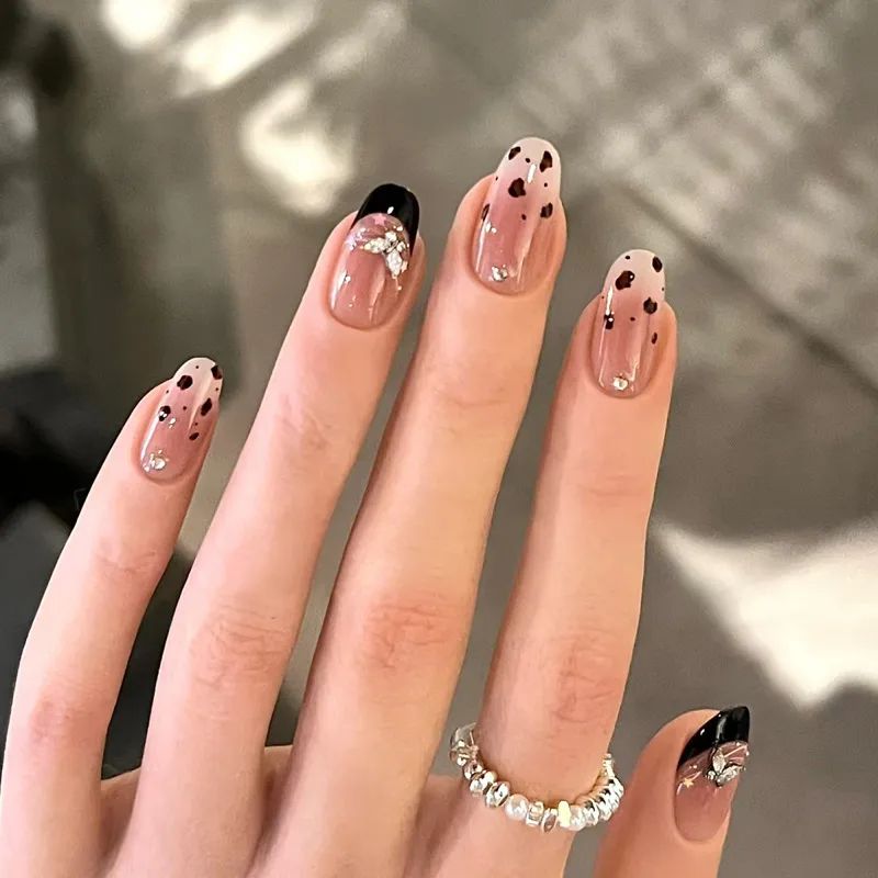 Leopard Print Dark Brown Medium Oval Leopard Print Dark Brown Medium Oval β Winter Nails for School