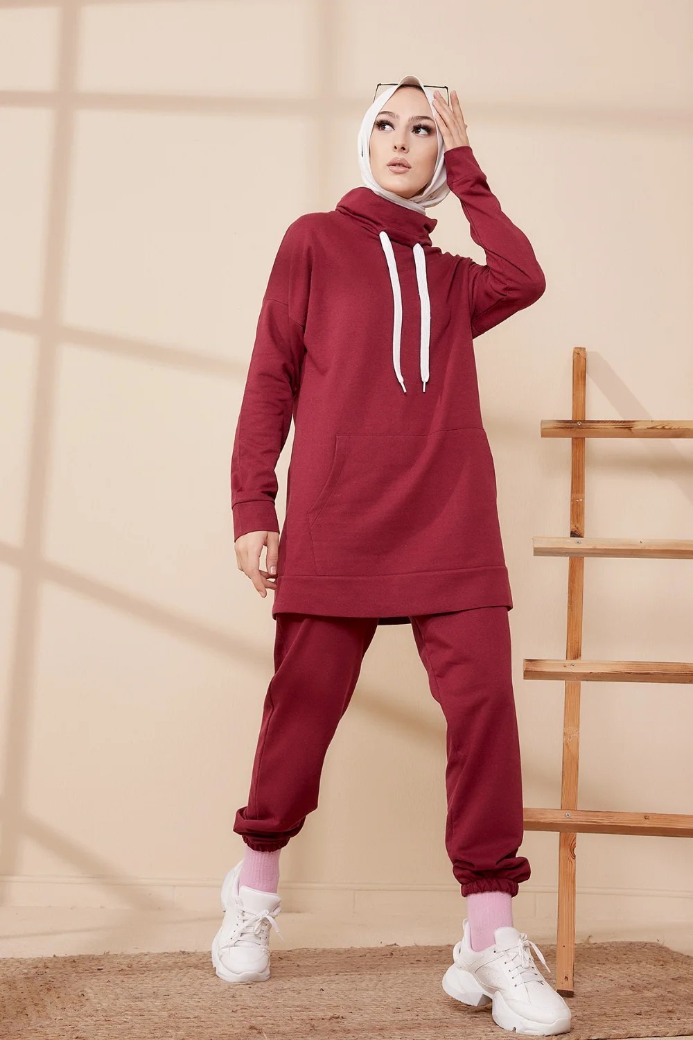 Burgundy Athleisure Set for Casual Comfort Burgundy Athleisure Set for Casual Comfort β Burgundy Outfits