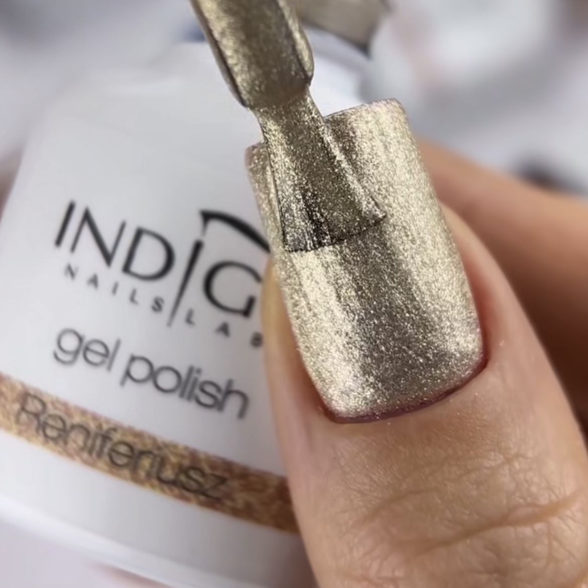 Shimmering Champagne Gold Gel Nails Shimmering Champagne Gold Gel Nails β Winter Gel Nail Colors