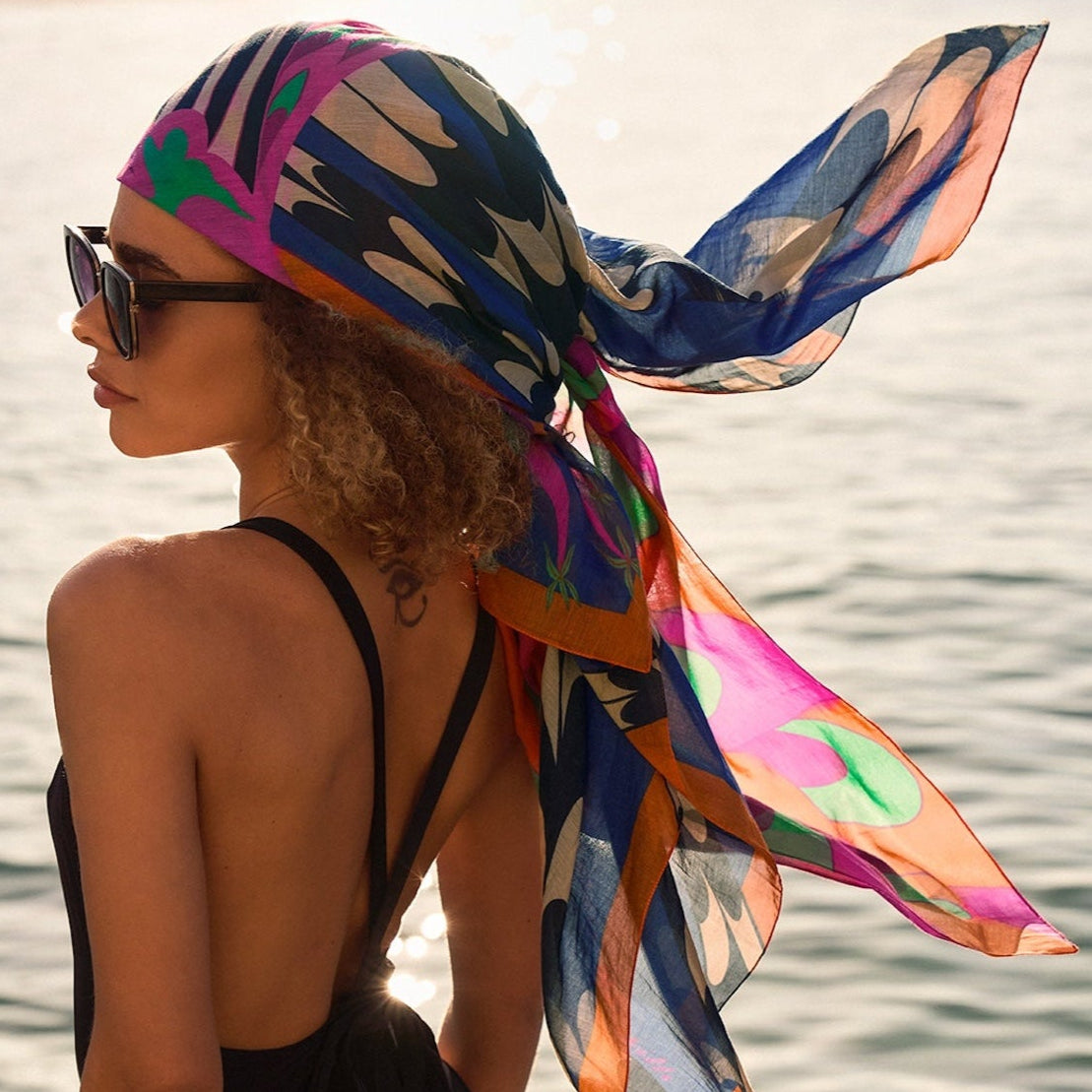 Comment porter un foulard en soie ou coton ? Guide des tailles par Creature β Creature Marseille