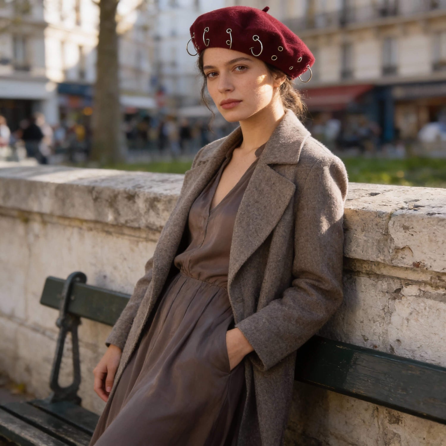 Béret en laine pour femme style rock avec anneaux métalliques – Le Chapo