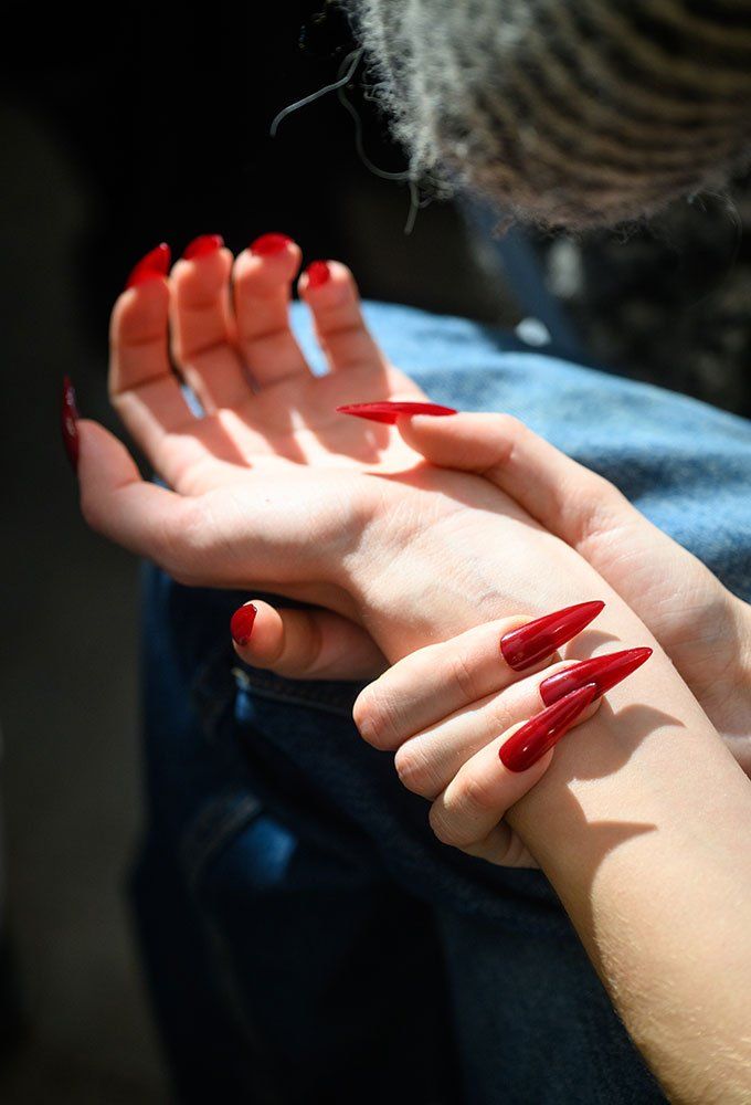 Chic Black French Tip Glossy Stilettos Chic Black French Tip Glossy Stilettos β Winter Stiletto Nails