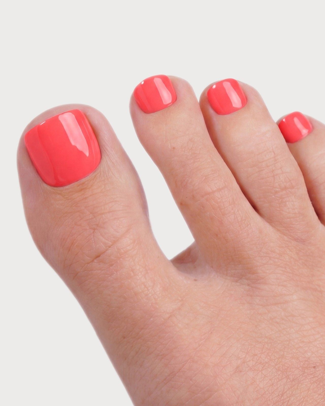 Vibrant Coral Glossy Toenails Vibrant Coral Glossy Toenails β Christmas Toe Nails 2026