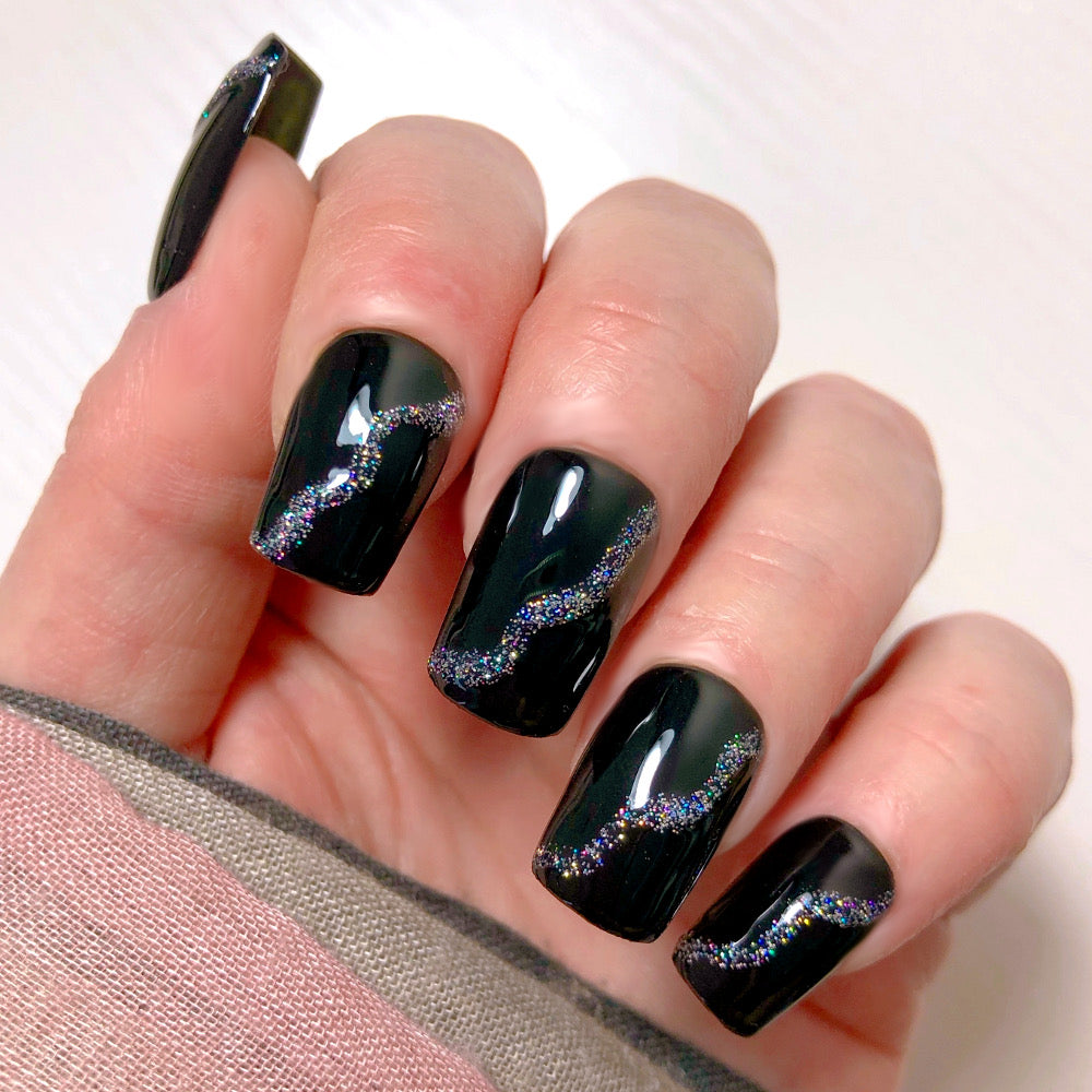 Silver Wavy Lines on Glossy Black — Winter Black Nails