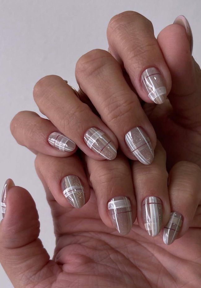 Taupe White Brown Plaid Glitter Taupe White Brown Plaid Glitter β Winter Plaid Nails