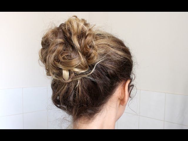 Messy Bun With Blonde Balayage Messy Bun With Blonde Balayage β Winter Bun Hairstyles