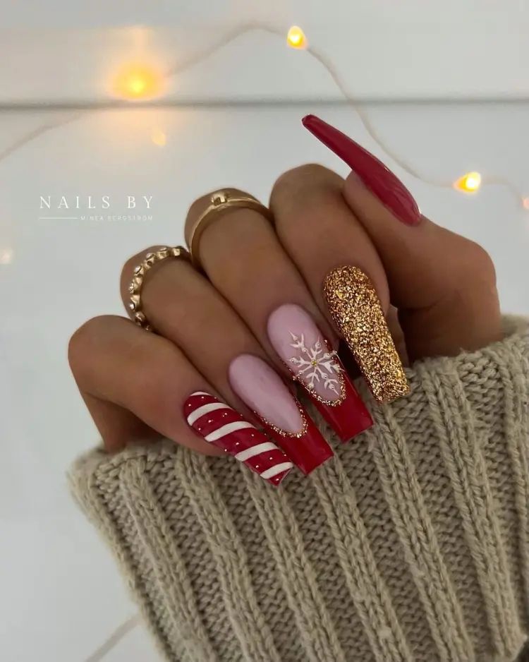 Festive Coffins with Snowflake and Candy Cane Art Festive Coffins with Snowflake and Candy Cane Art β Red and Gold Christmas Nails 2026