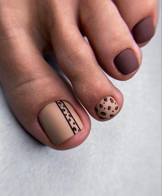 Matte Pale Beige with Leopard Art Matte Pale Beige with Leopard Art β Winter Pedicure Colors