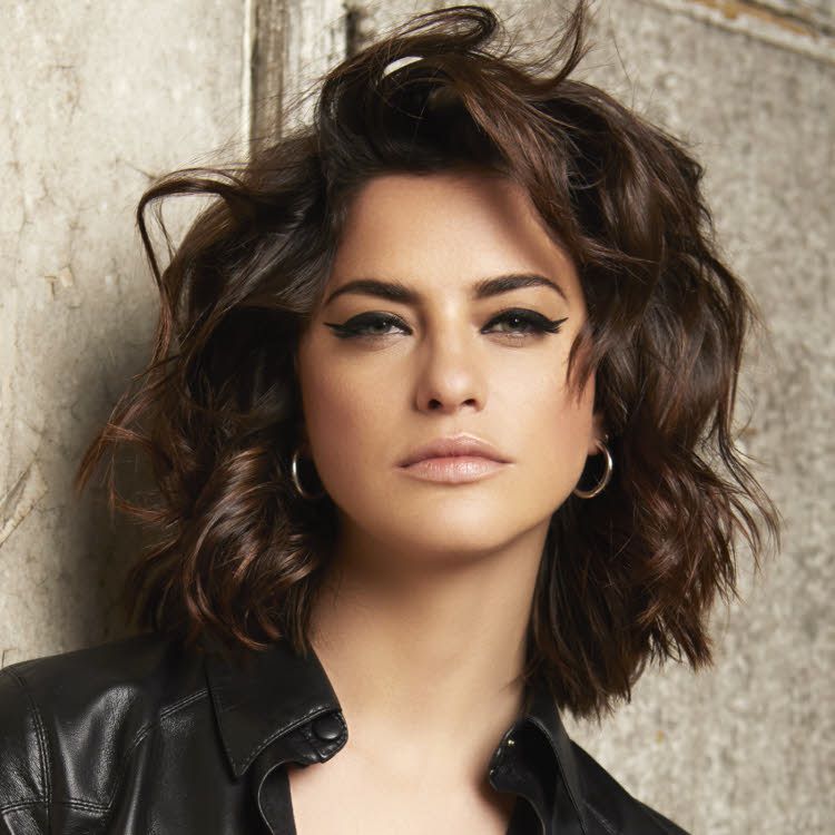 Dark Brown Collarbone Lob With Blunt Bangs Dark Brown Collarbone Lob With Blunt Bangs β Winter Lob Haircuts