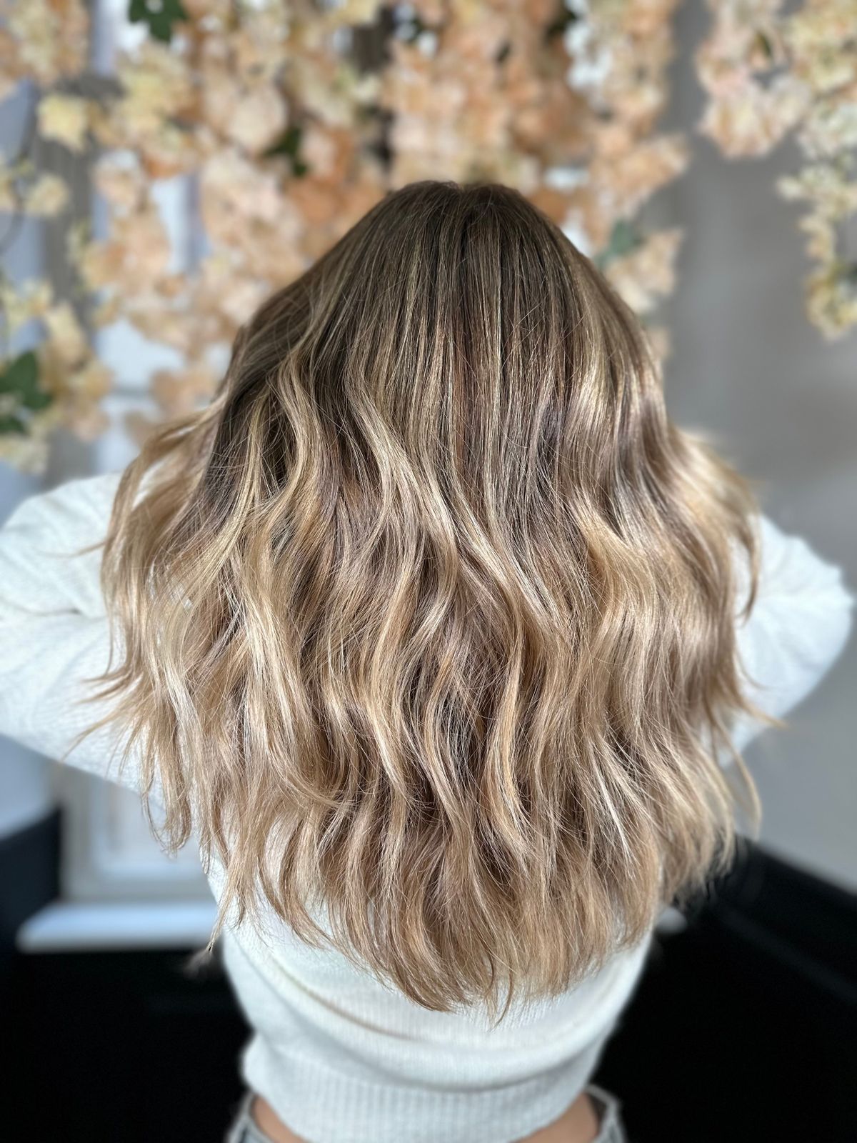 Wavy Visual Idea Wavy Visual Idea β Blonde to Brunette Hair